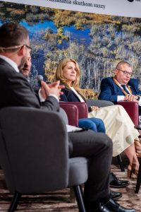 Uczestnicy panelu poświęconego aktualizacji planu przeciwdziałania skutkom suszy