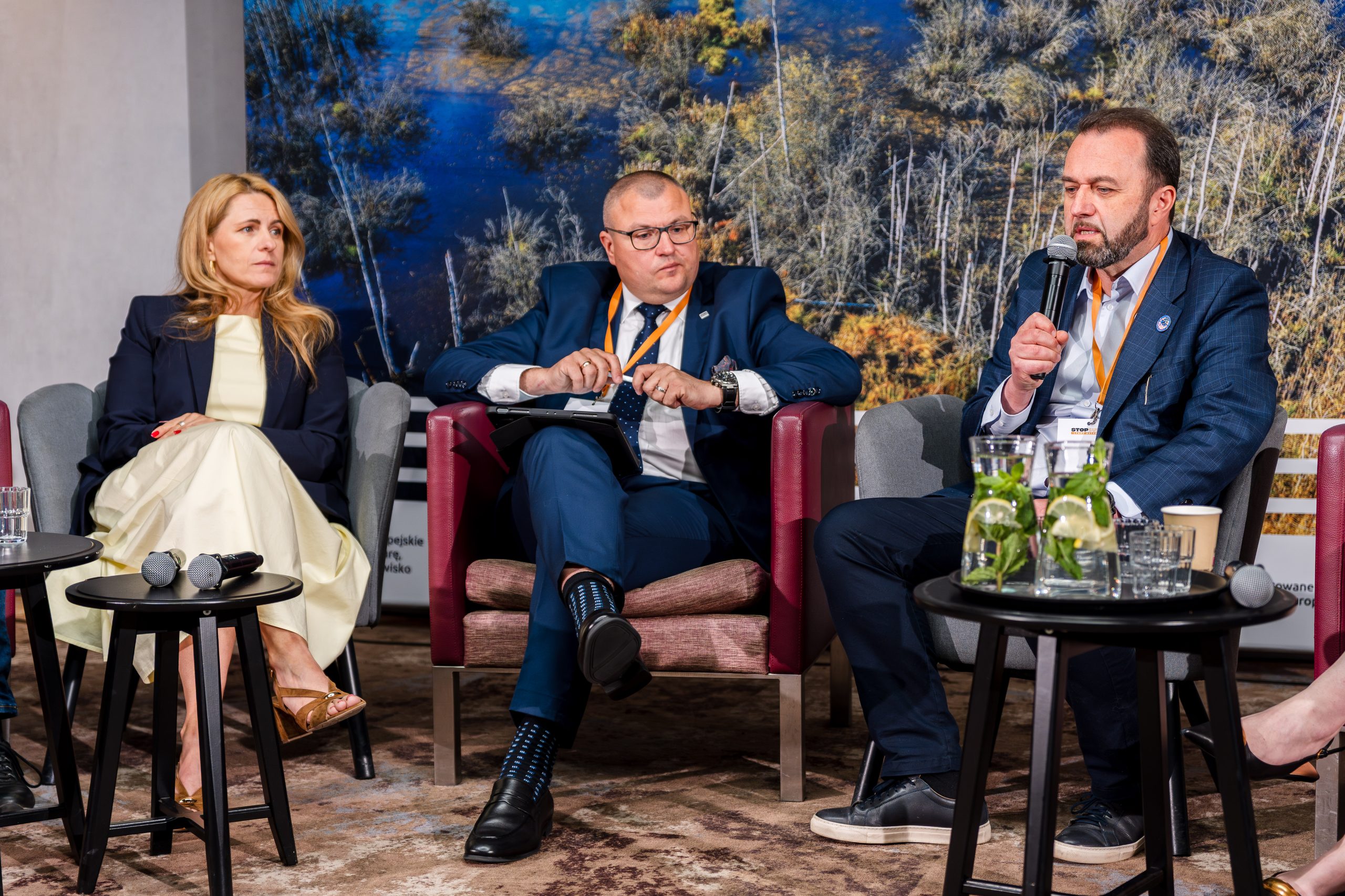 Panel dyskusyjny podczas konferencji Stop Suszy! Start Retencji! w Gdańsku poświęconej przeciwdziałaniu skutkom suszy i retencji w miastach